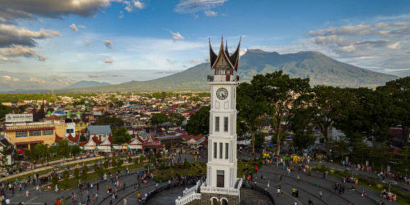 Kenapa Wisatawan Lebih Memilih Rental Mobil Padang untuk Trip ke Bukittinggi